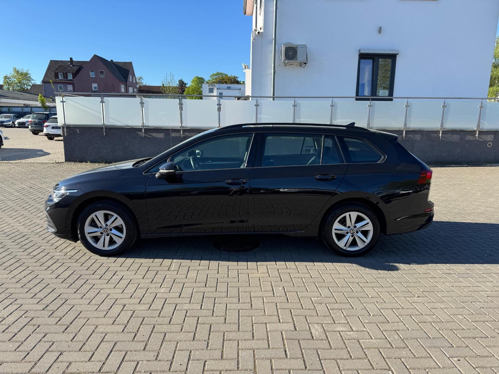 Volkswagen Golf VIII Variant Life/VIRT/PDC/MEM/SHZ/NAV/TEMP