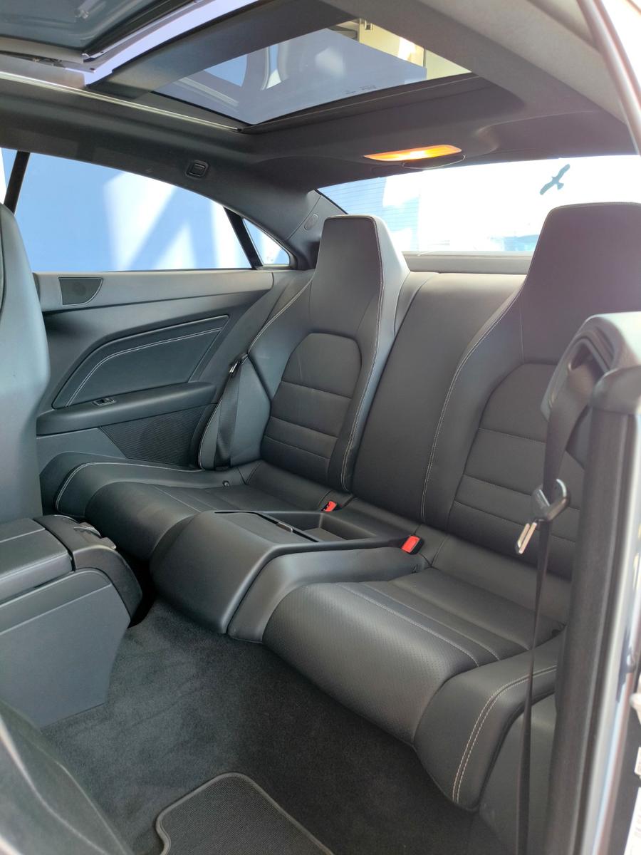Mercedes-Benz E 300 Coupe*AMG-Paket*Panorama*2.Hand*