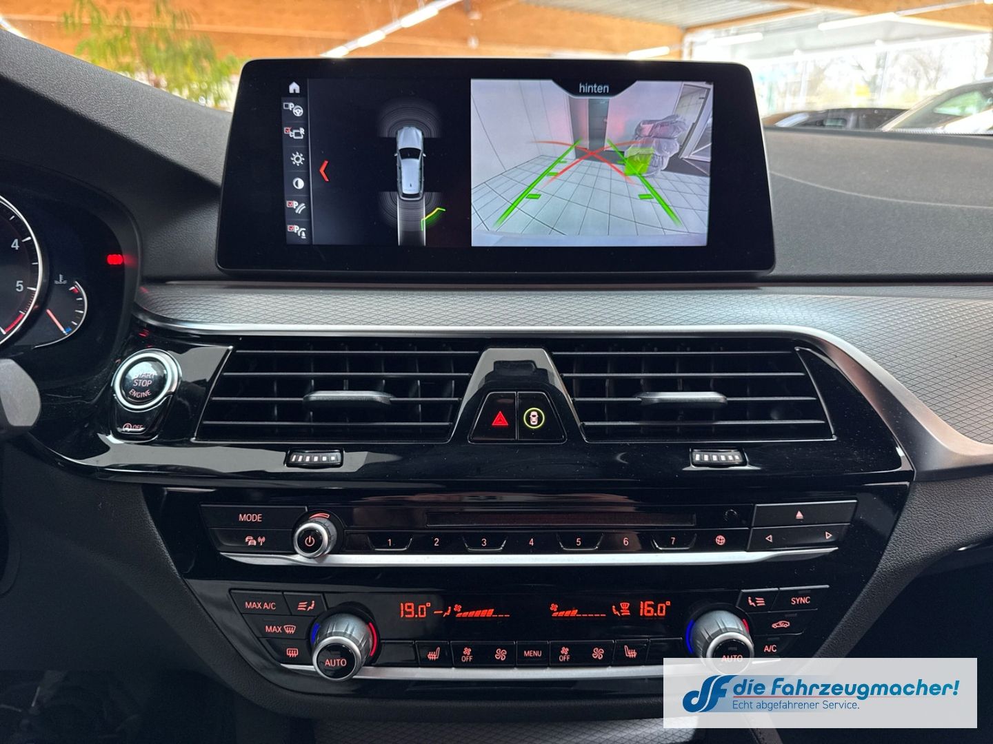 Fahrzeugabbildung BMW 520 d xDrive M Sport Touring Park-Assistent Spor