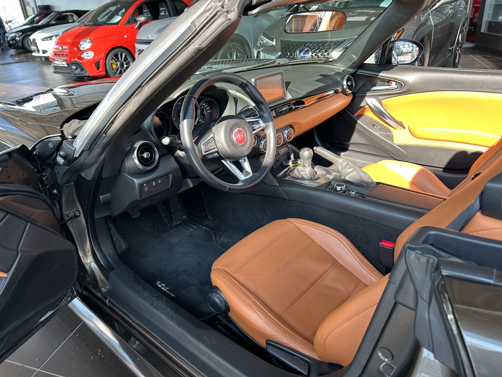 Fahrzeugabbildung Fiat 124 Spider Lusso BOSE RFK KLIMA NAVI SHZ