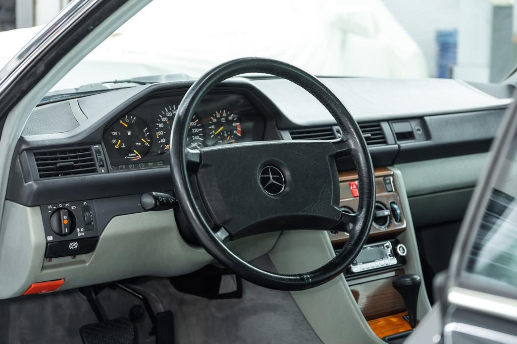 Mercedes-Benz CE 230