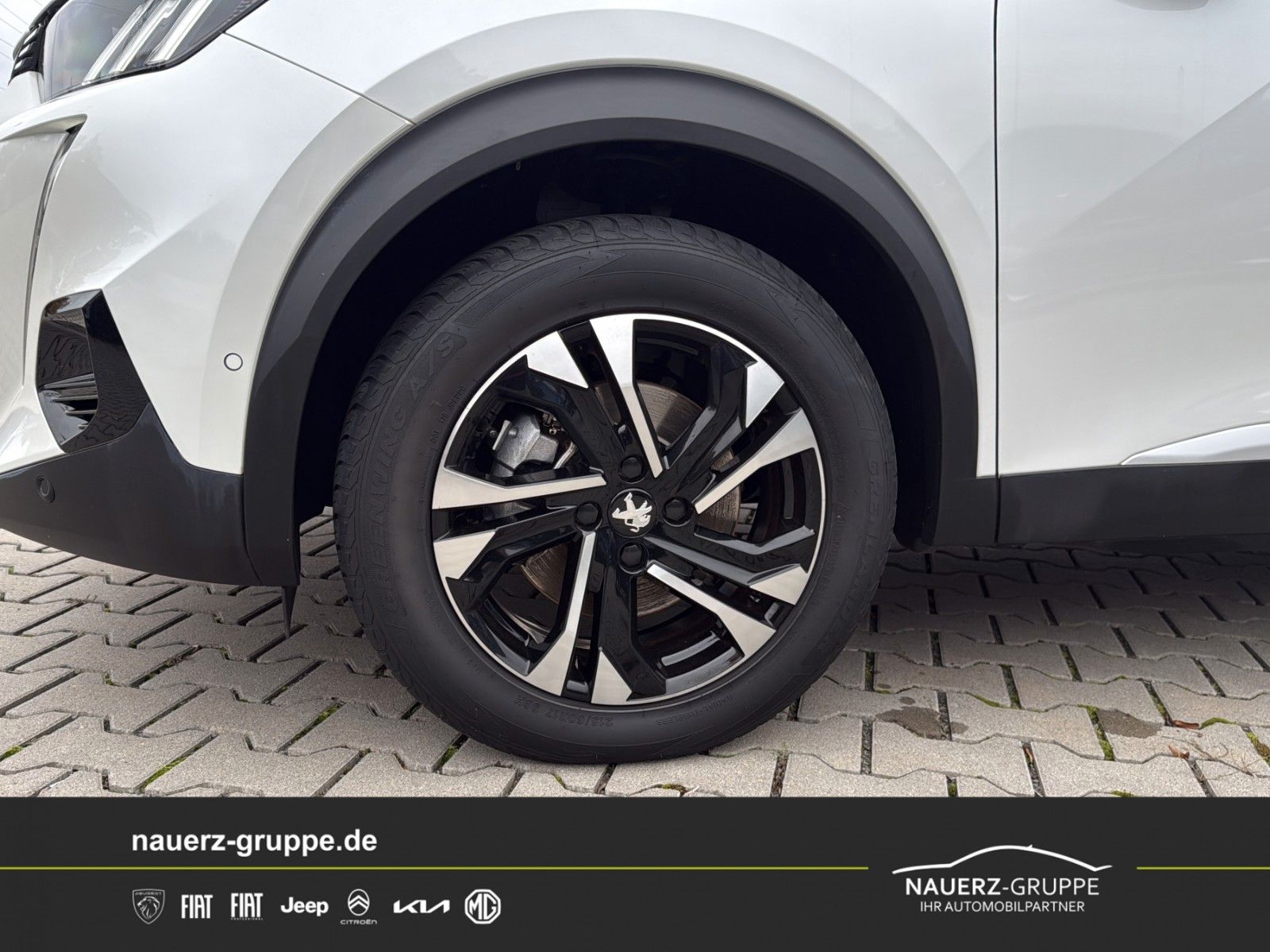 Fahrzeugabbildung Peugeot 2008 e- GT