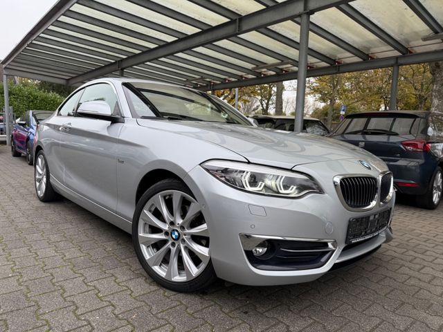 BMW 220 i Coupe Luxury Line|LEDER|NAVI|GSD|LED|