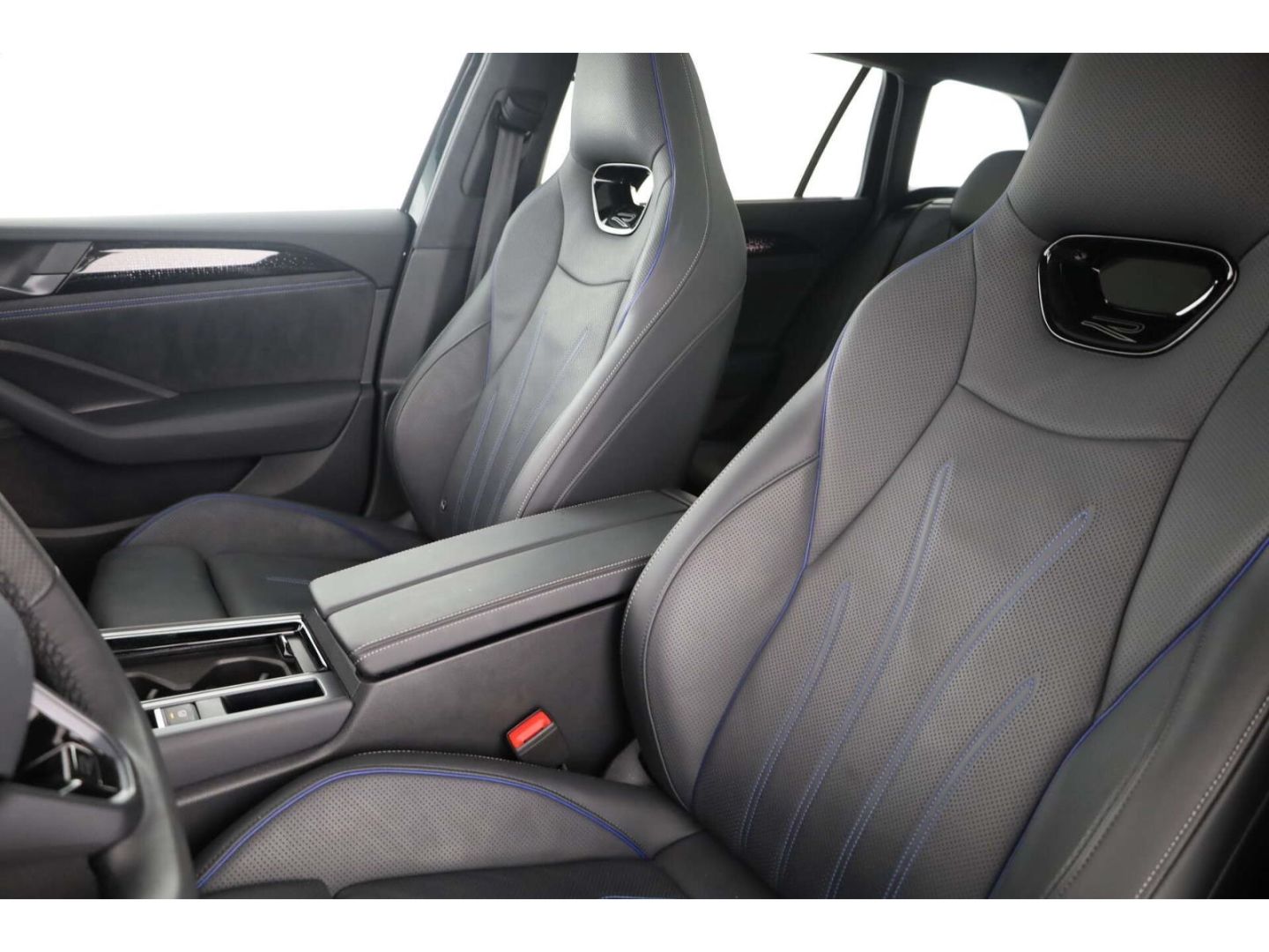 Volkswagen Passat - Bild 12