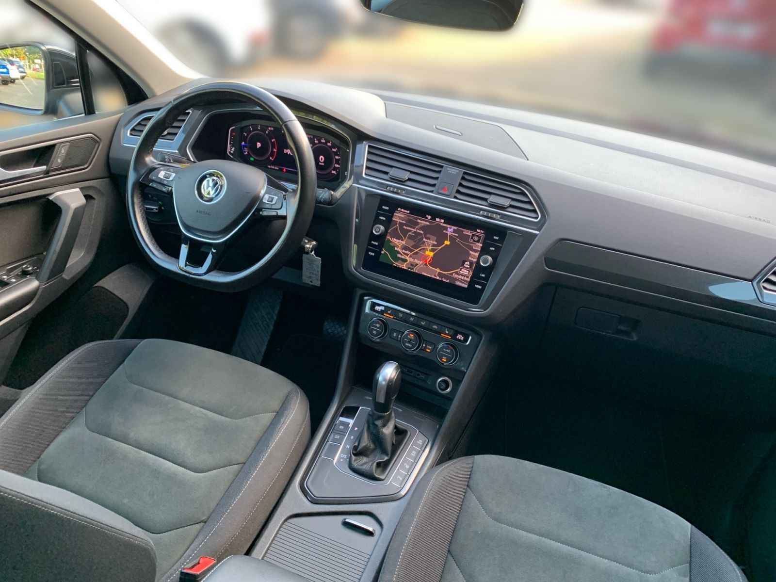 Fahrzeugabbildung Volkswagen Tiguan 1.5 TSI 7-DSG Highline OPF Navi AHK