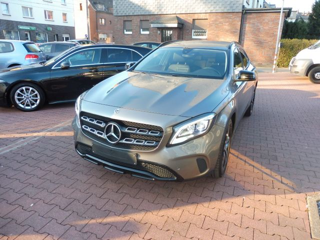 Mercedes-Benz GLA 200 GLA Original 20000km Neuwagenzustand Top