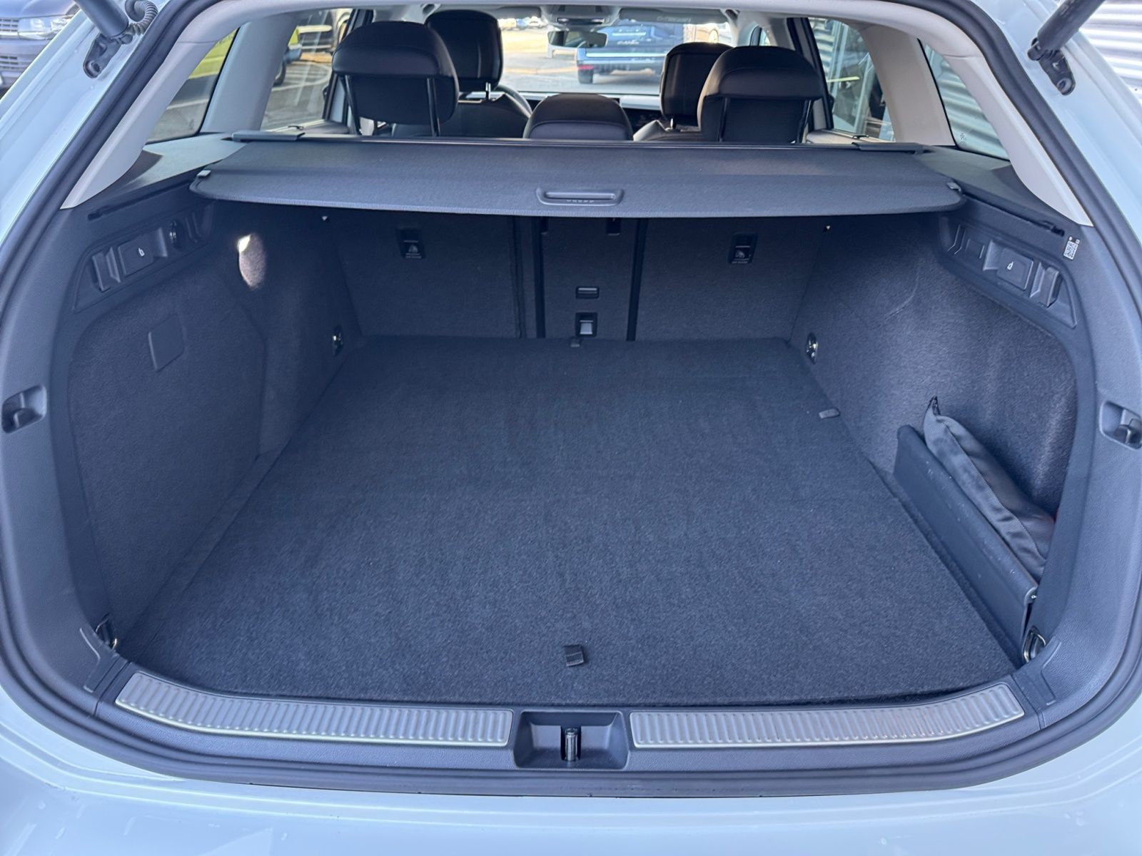 Volkswagen Passat Variant - Bild 8