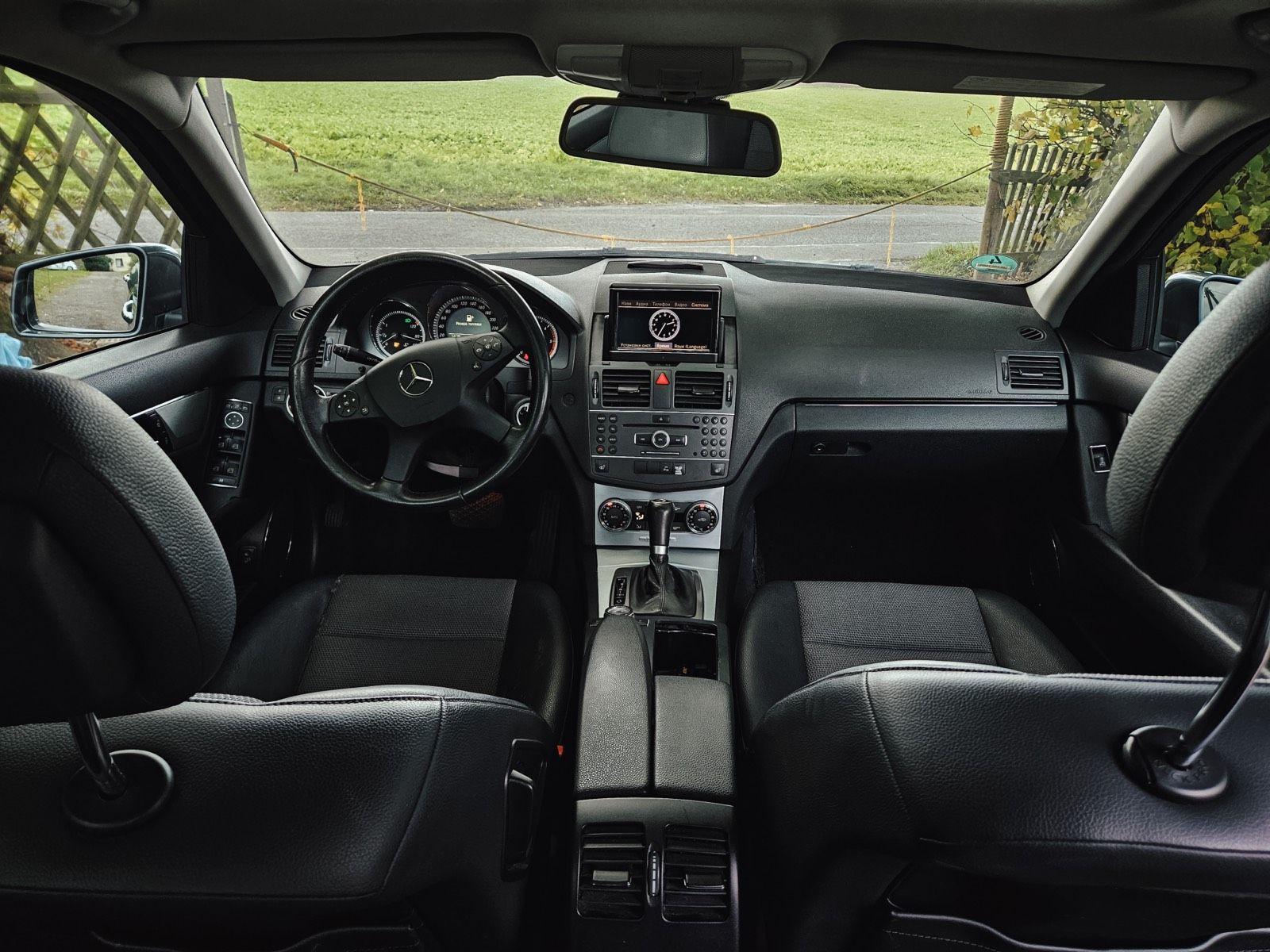 Mercedes-Benz C250 2010 — photo 10