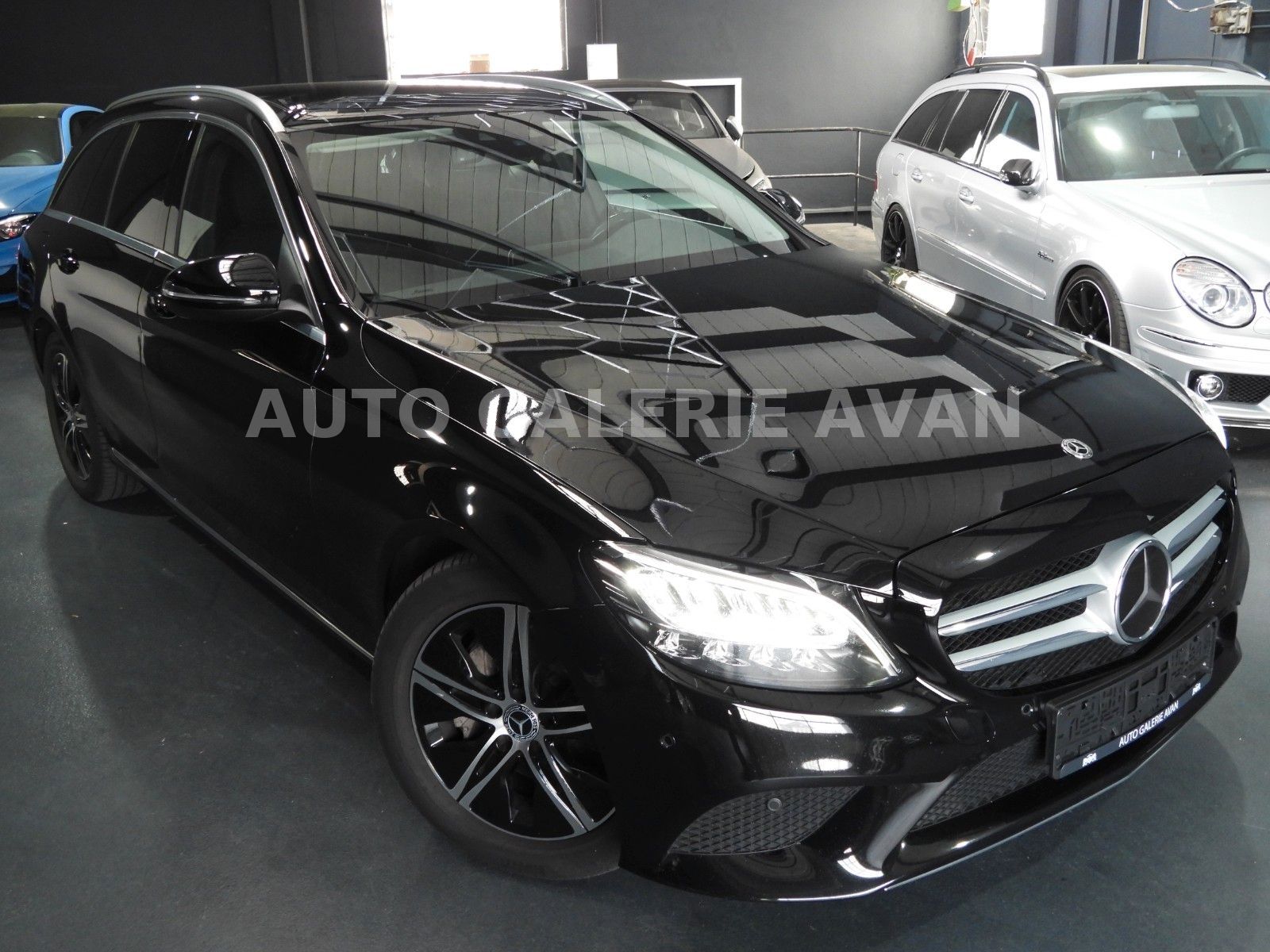 Mercedes-Benz C 300 D T/PANO/LED/AHK imagem 3