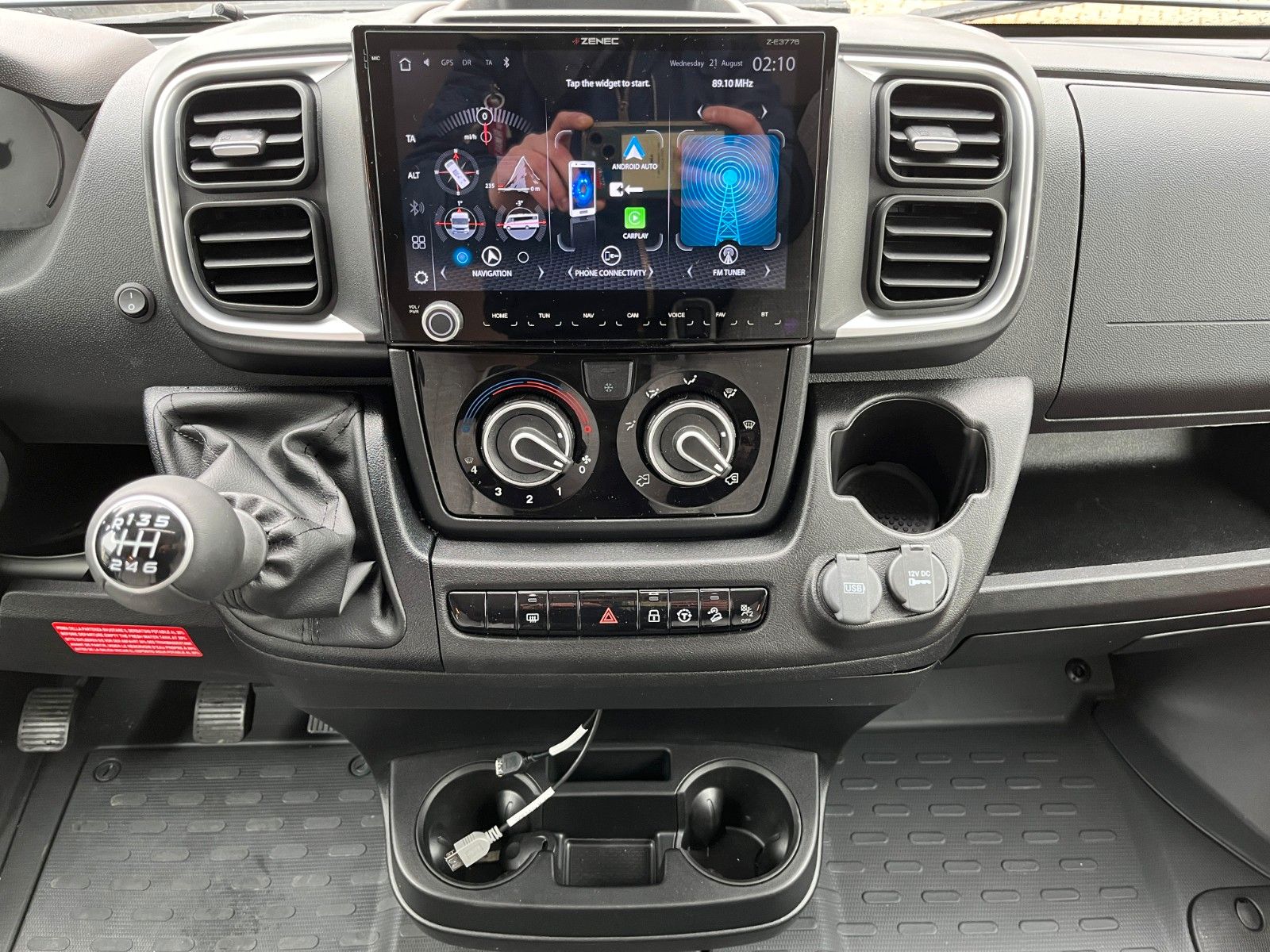 Fahrzeugabbildung Etrusco T 7.4 SB *Markise*Multimedia*Rahmenfenster