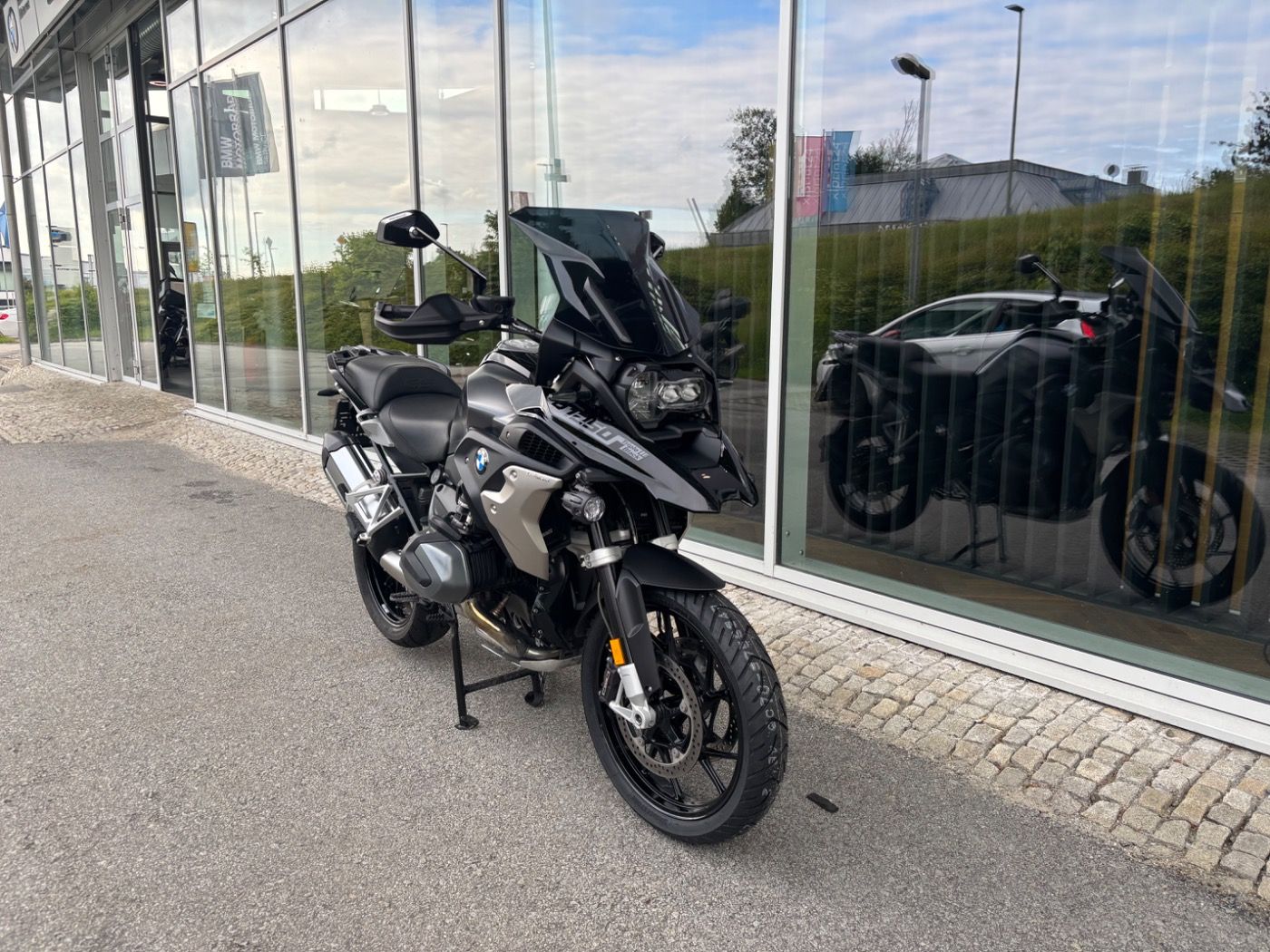 Fahrzeugabbildung BMW R 1250 GS Triple Black 4 Pakete, Sitzheizung
