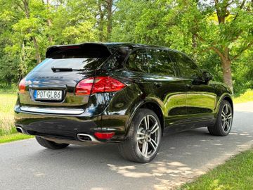 Porsche Cayenne - 5