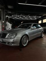 Mercedes-Benz Mercedes-benz W211 E320 7g-tronic Sportpac... - Mercedes-Benz E 320 mit Diesel-Antrieb: Limousine, 3.2