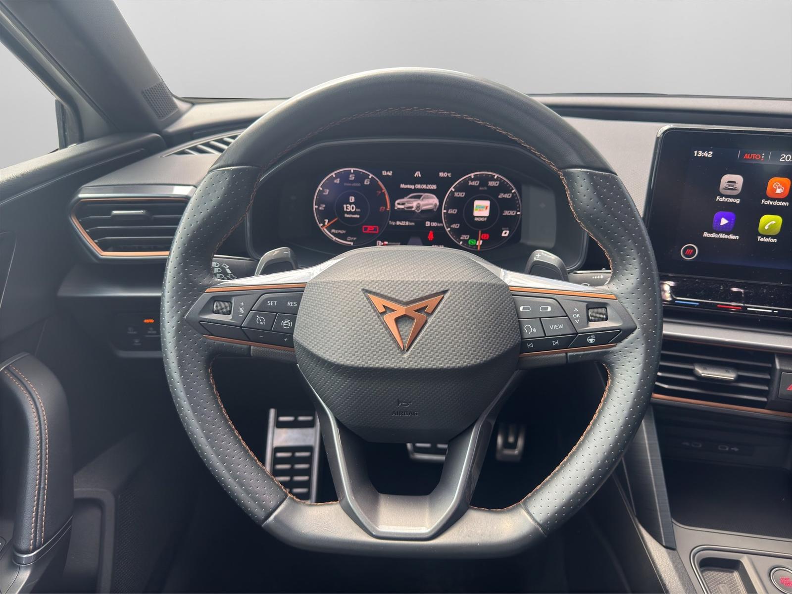 Cupra Leon SP 2.0 TSI DSG LED 18 GRA PDC KEYLESS VIRT.