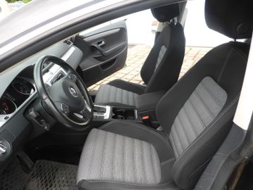 Volkswagen Passat CC - 8