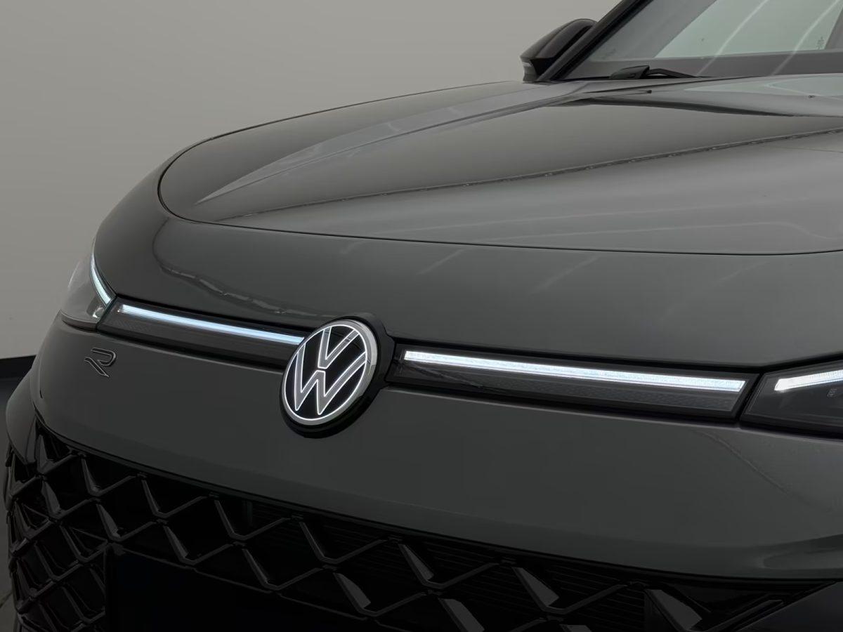 Volkswagen T-Roc 1.5 eTSI DSG R-Line +BLACK-STYLE+CAM+ACC+, миниатюра 17