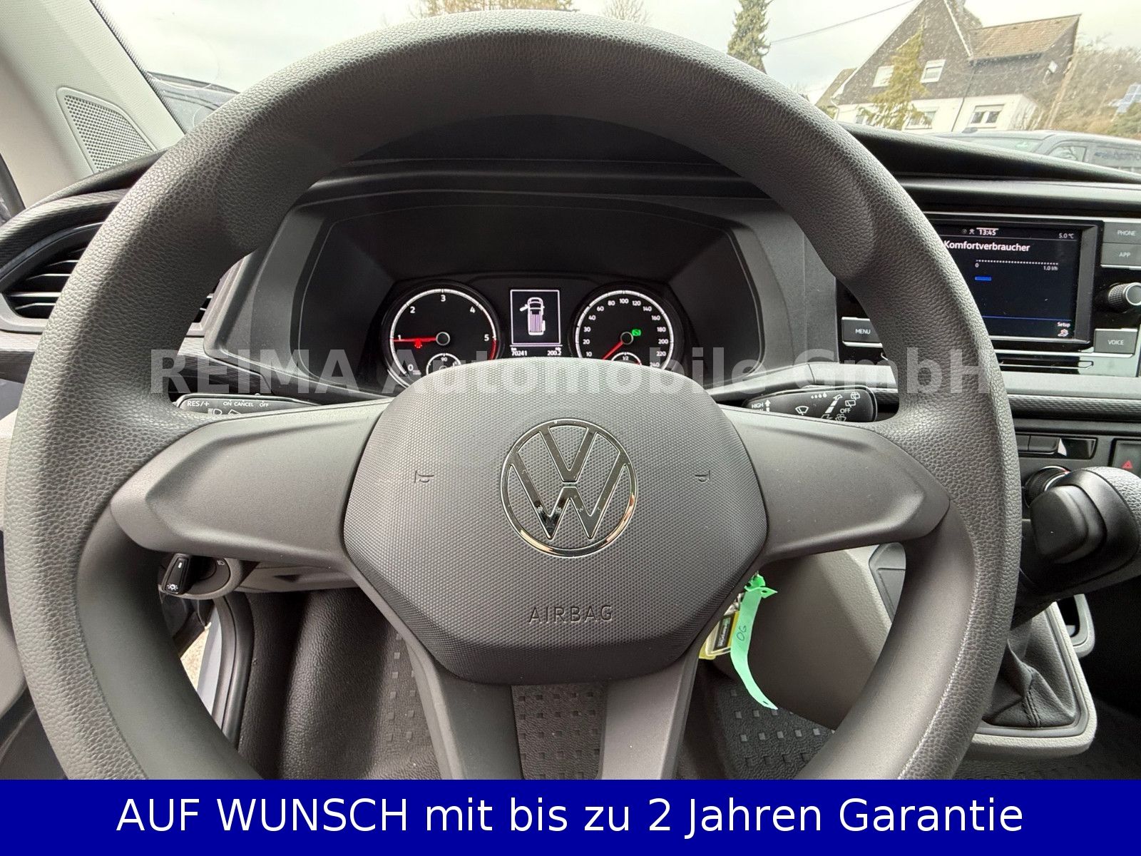 Fahrzeugabbildung Volkswagen T6.1 Bus 2,0 Diesel L 2, 9 Sitzer, Automatik