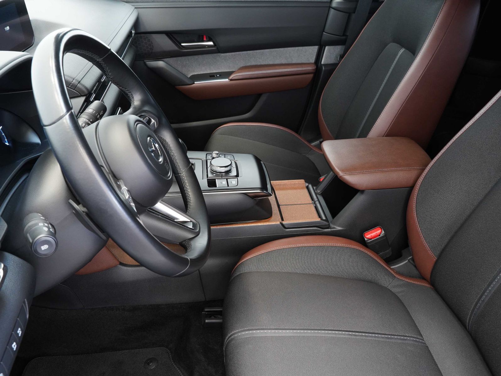 Fahrzeugabbildung Mazda MX-30 e-SKYACTIV Advantage