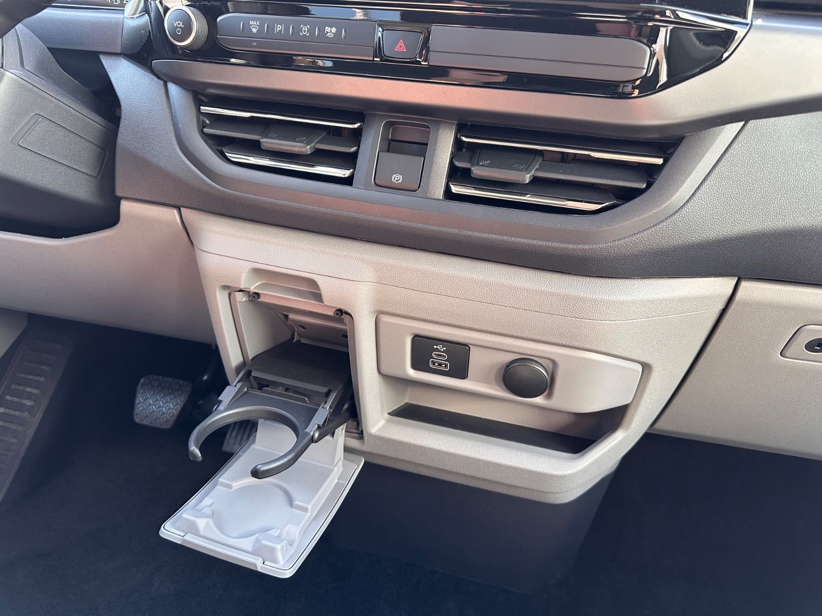 Fahrzeugabbildung Ford Tourneo Custom 2.0 EcoBlue 320 L2  Titanium Aut.