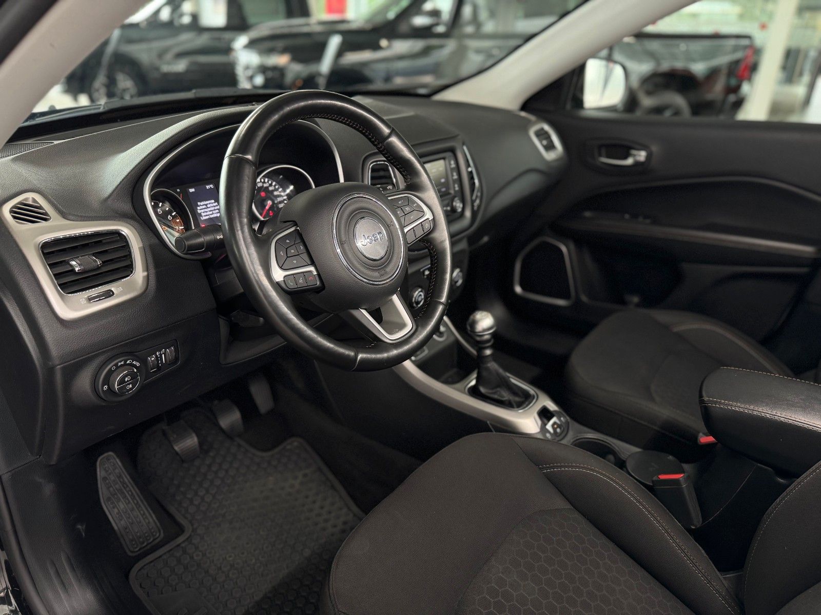 Fahrzeugabbildung Jeep Compass 1.4 T Longitude FWD  " Winterpaket "