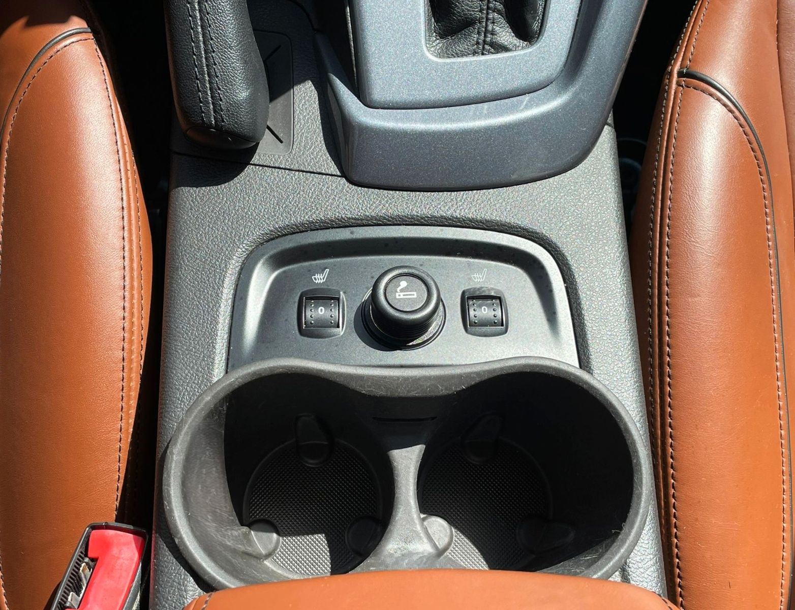 Fahrzeugabbildung Ford FOCUS TITANIUM 2.0 AUT. LEDER NAVI XENON AHK "18