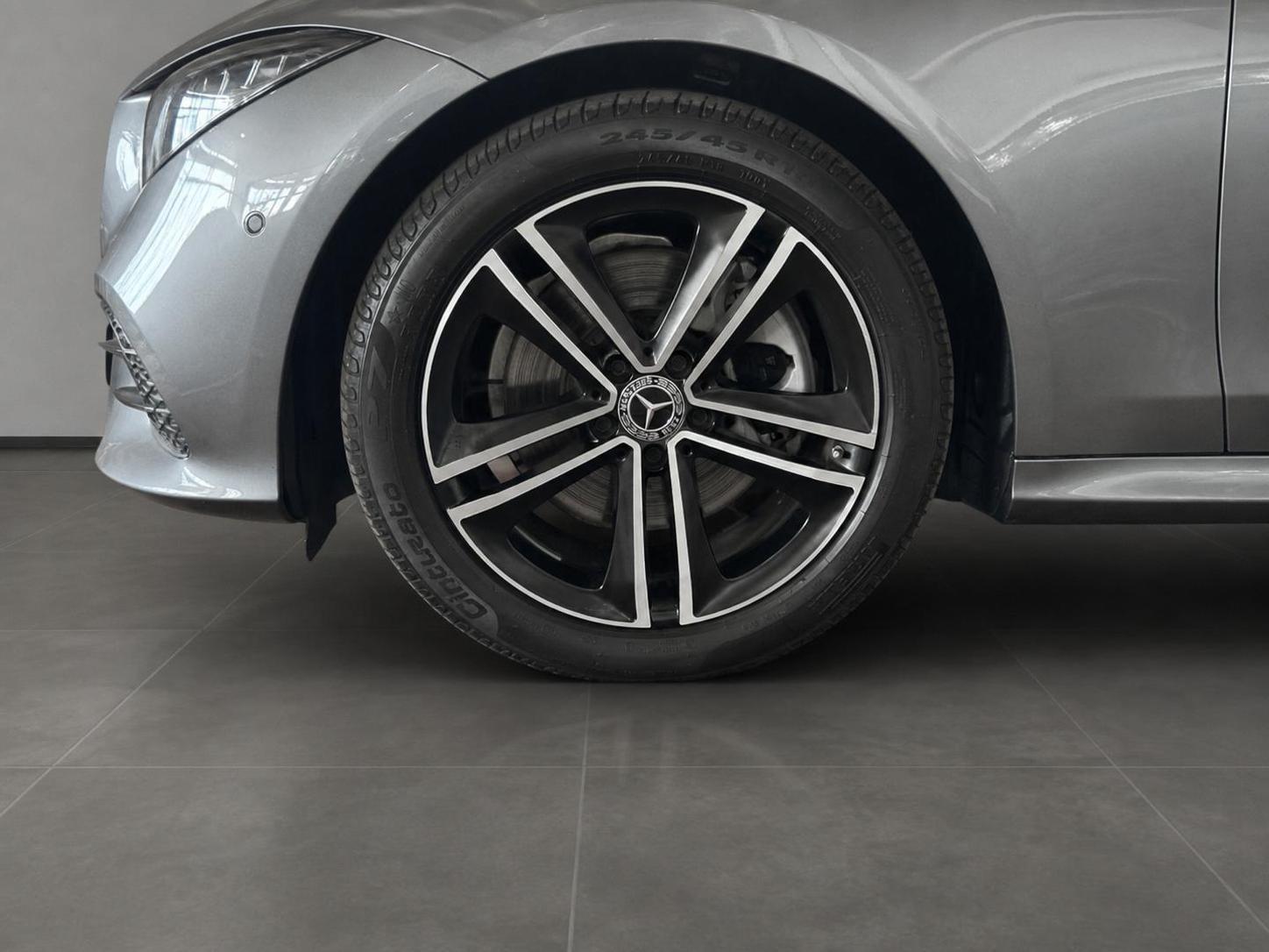 Mercedes-Benz CLS 220 *1. Hand + LED + Ambiente*