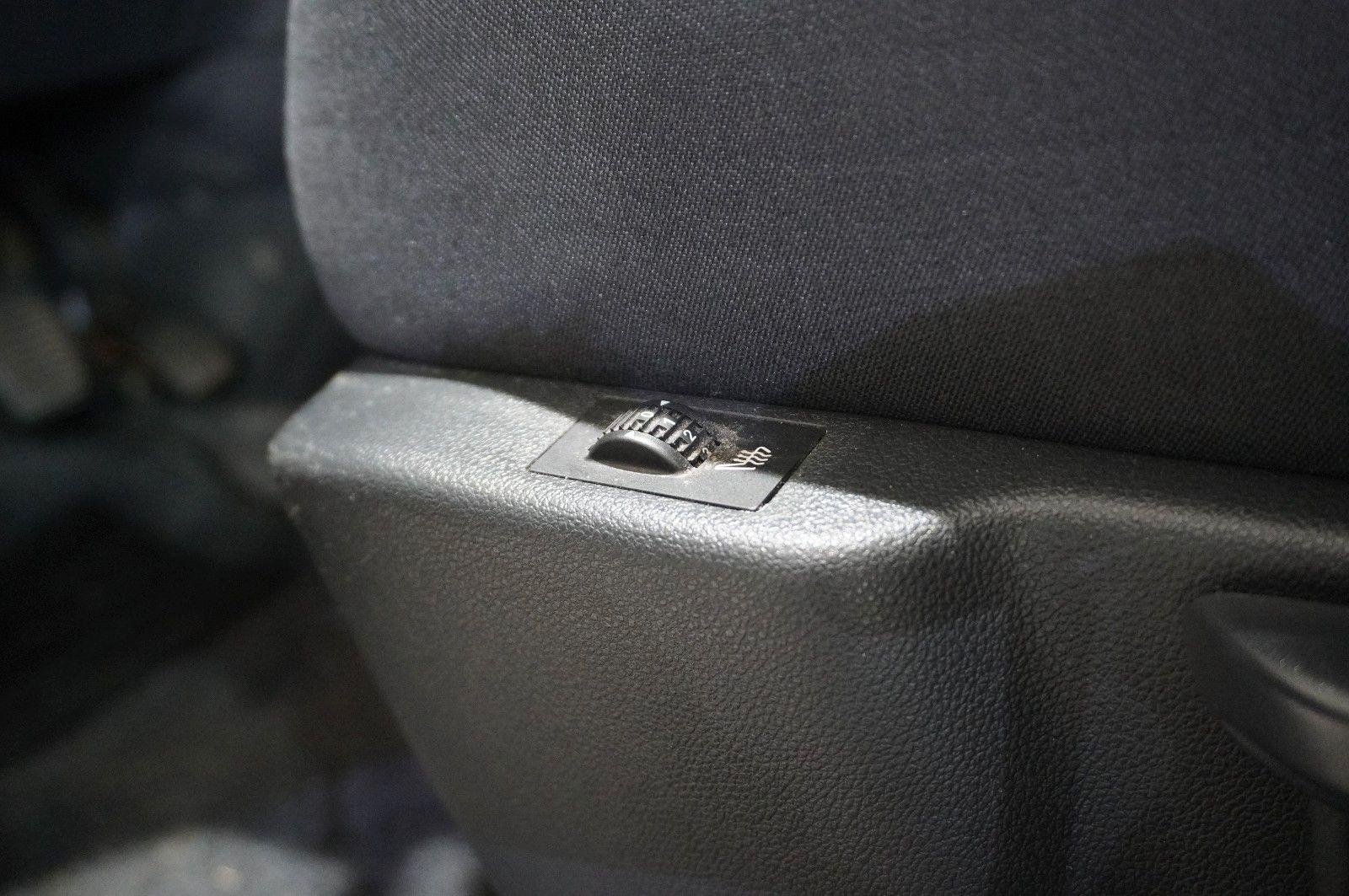 Fahrzeugabbildung Peugeot 5008 1.2T STYLE NAVI/LED/KAMERA/SHZ/PANO./AHK