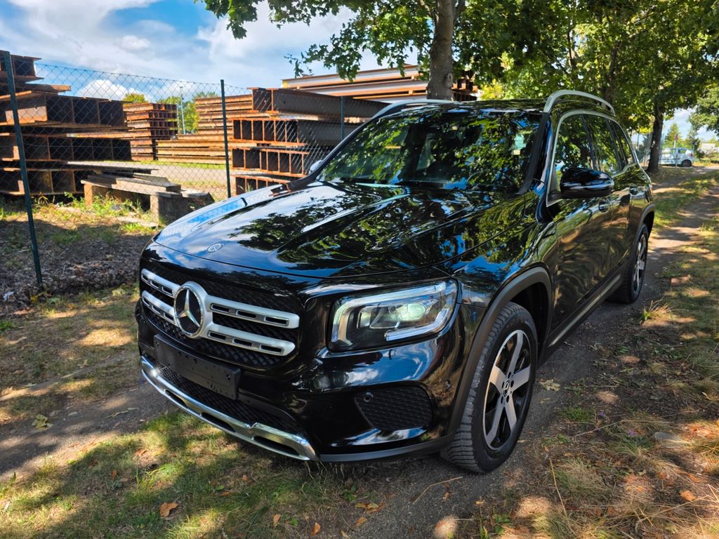Image of Mercedes-Benz GLB 200