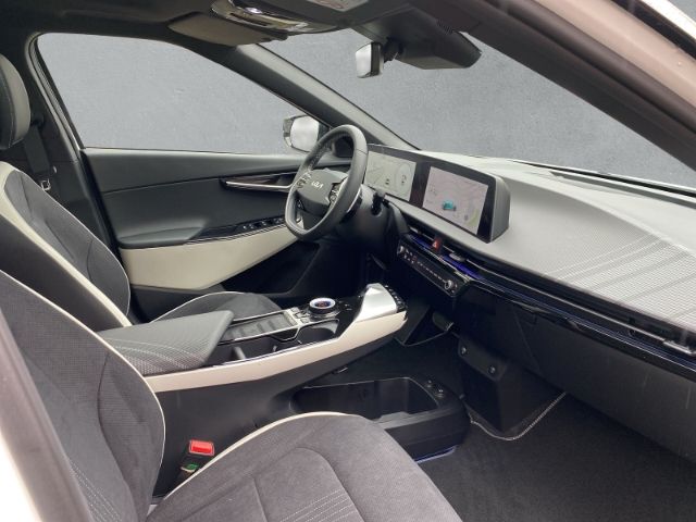 Fahrzeugabbildung Kia EV6 GT-LINE 4WD Elektro 77.4 *WÄRMEPUMPE*PANORAM