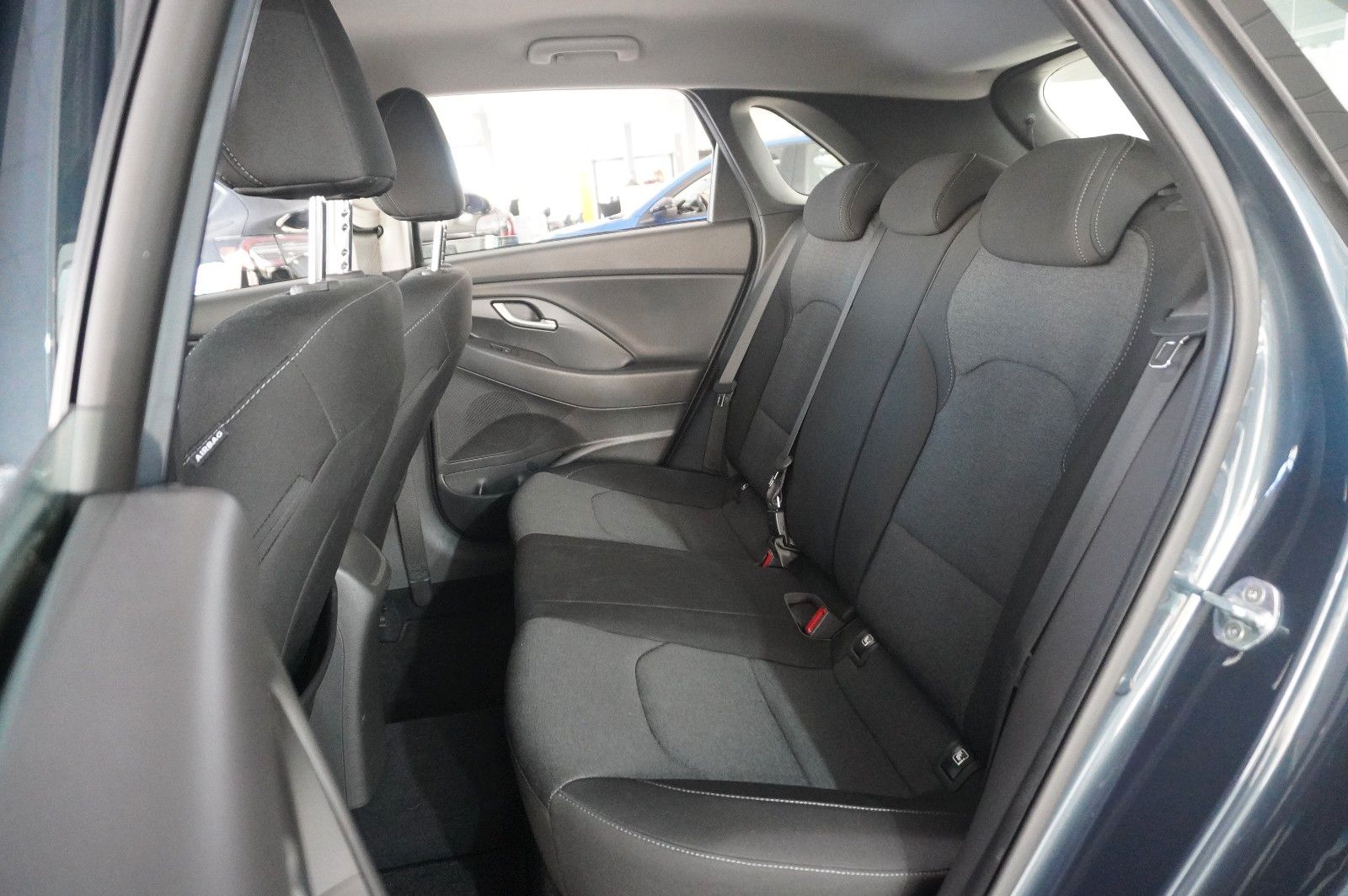 Fahrzeugabbildung Hyundai i30 1.5 T-GDI PURE NAVI/LED/KAMERA/SPORT/SH/AHK