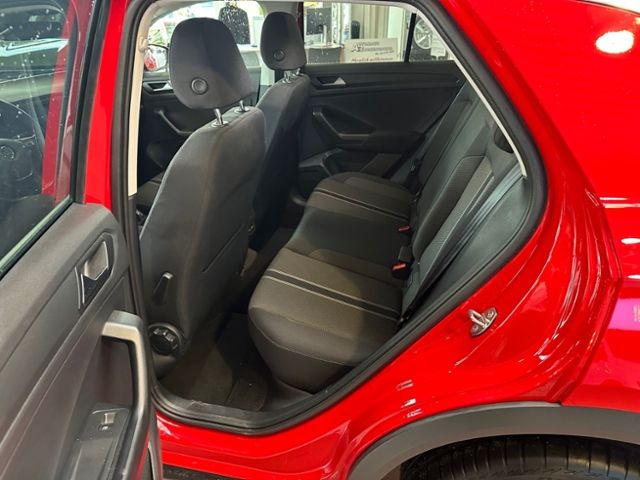 Fahrzeugabbildung Volkswagen T-Roc 1.5 TSI Style DSG LED NAVI AHK KESSY SHZ