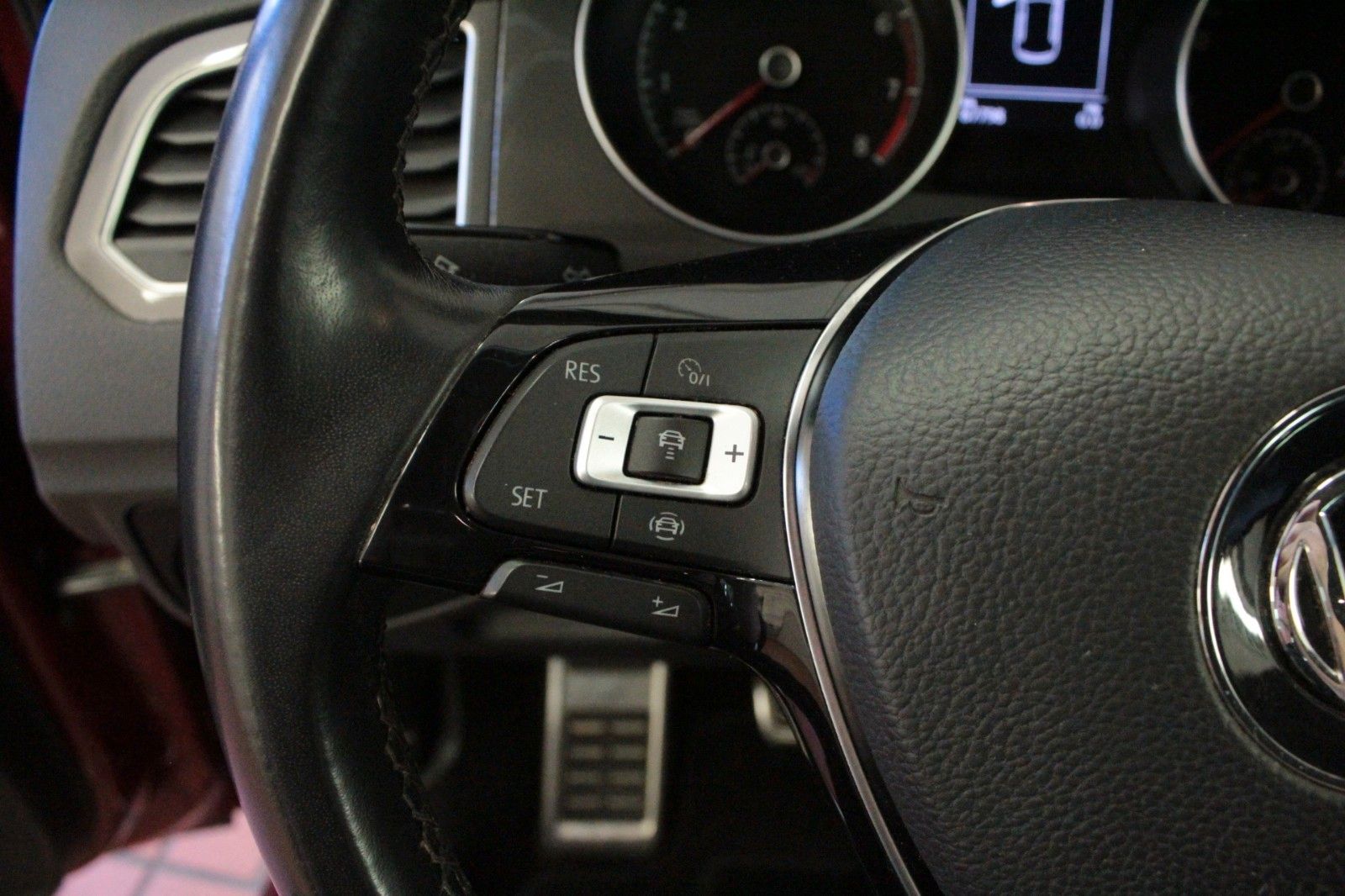 Fahrzeugabbildung Volkswagen Golf Sportsvan 1.0 TSI OPF IQ.DRIVE