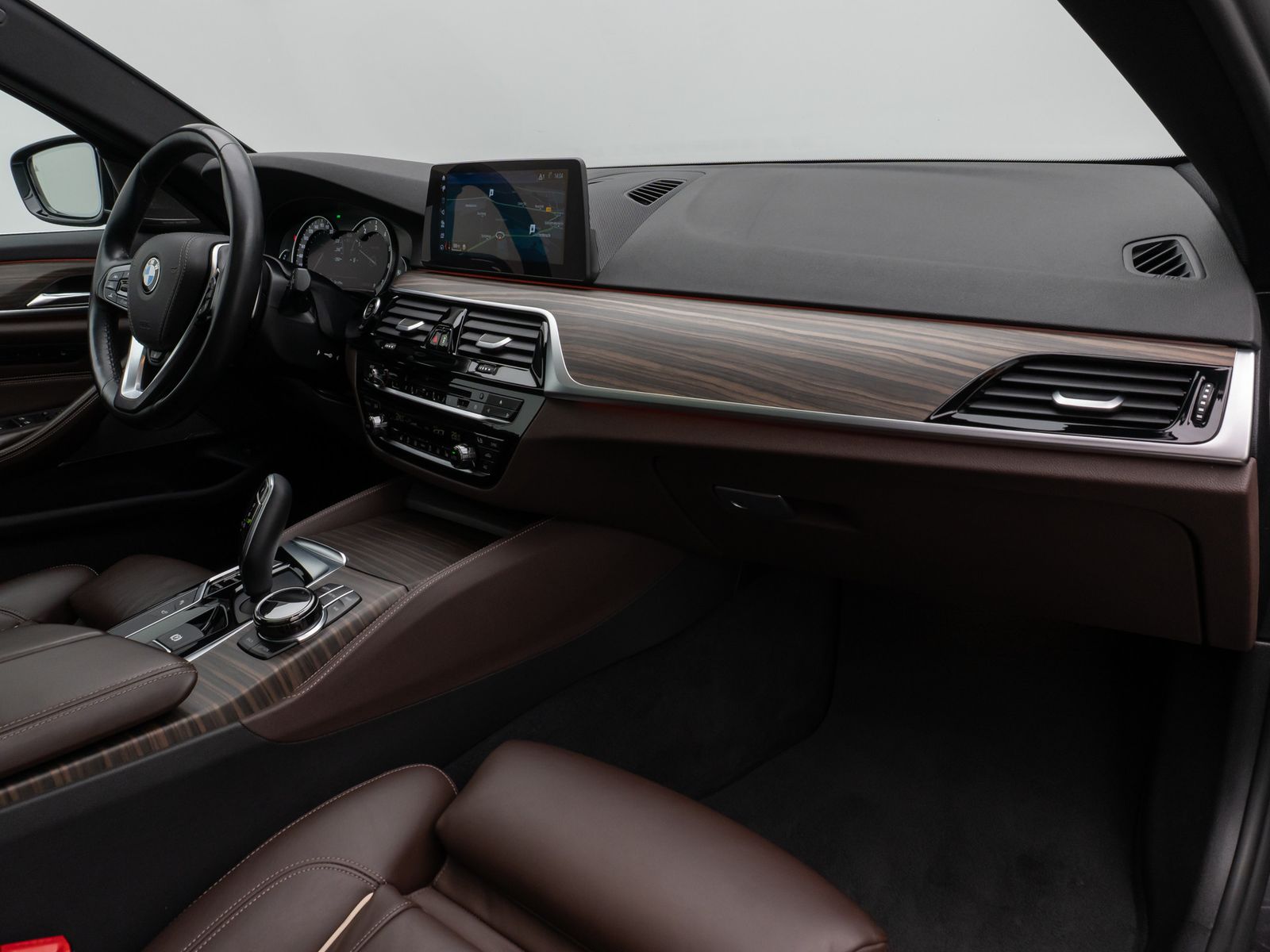 Fahrzeugabbildung BMW 530i xD Luxury Line Panorama 360°HUD H/K Massage