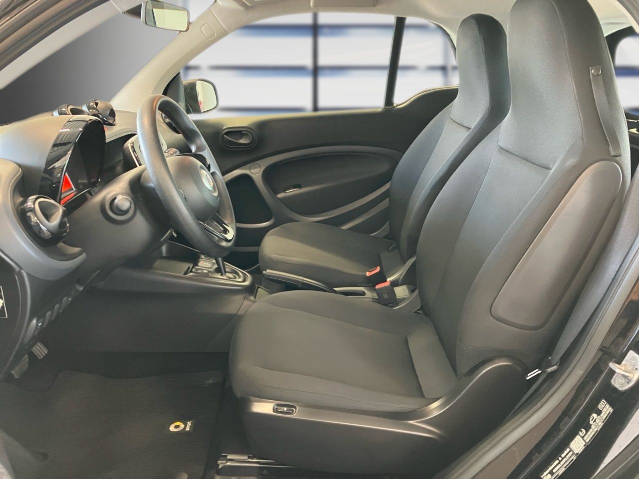 Fahrzeugabbildung Smart smart EQ fortwo 22KW+SITZHEIZ+KLIMAAUTO+DAB+USB