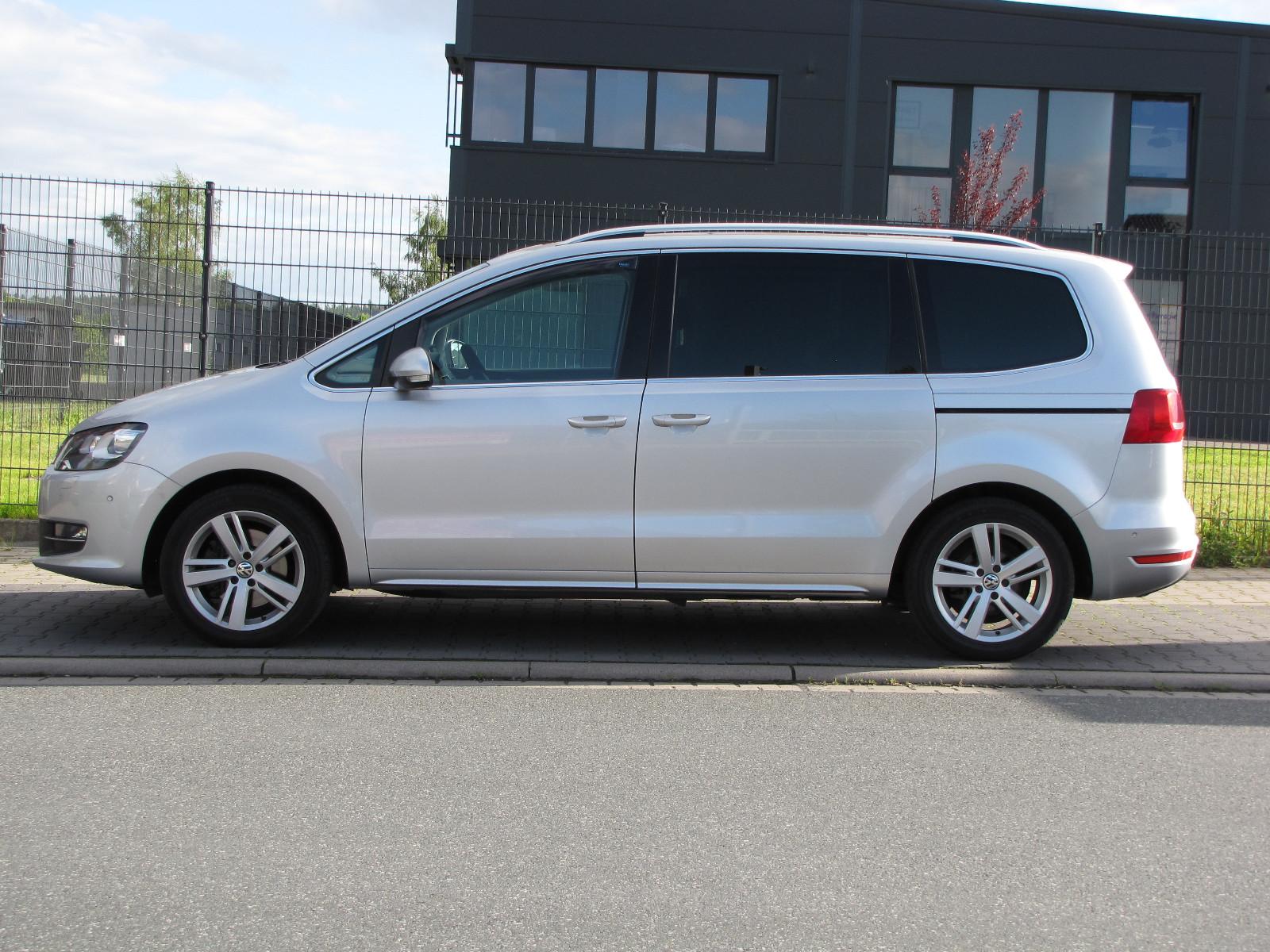 Volkswagen Highline+  Paket Panorama Leder Z-R NEU Kamera