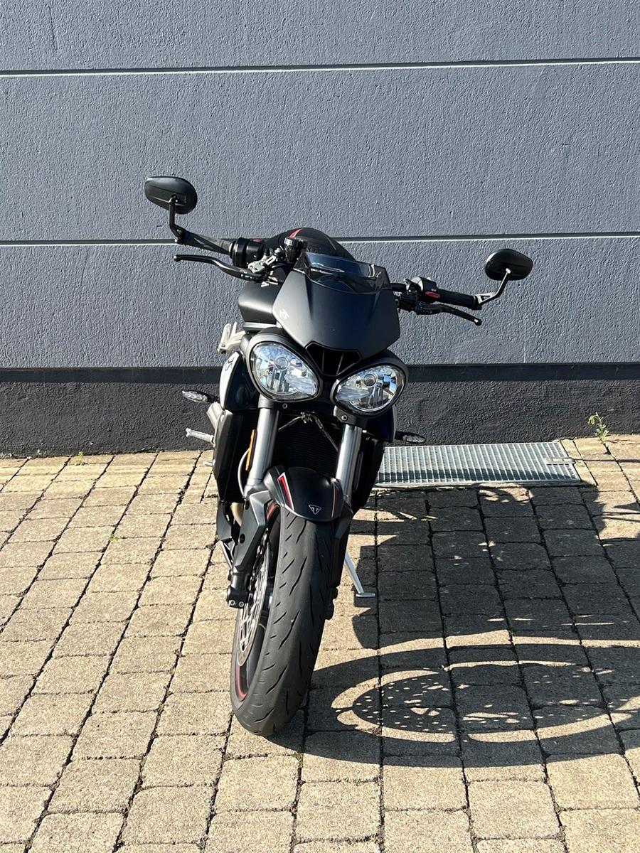 Triumph Street Triple RS inkl. Zubehör!