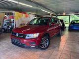 Volkswagen Tiguan Sound BMT/Start-Stopp 4Motion*Automatik* - Volkswagen: 4motion