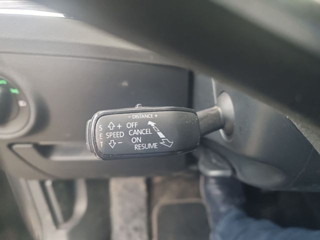 Fahrzeugabbildung SKODA Superb Combi 2.0 TDI 4x4 DSG Style NAVI STANDHEI