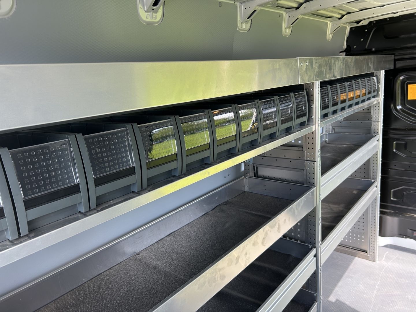 Crafter Kasten mittellang Hochdach FWD 35 2.0TDi