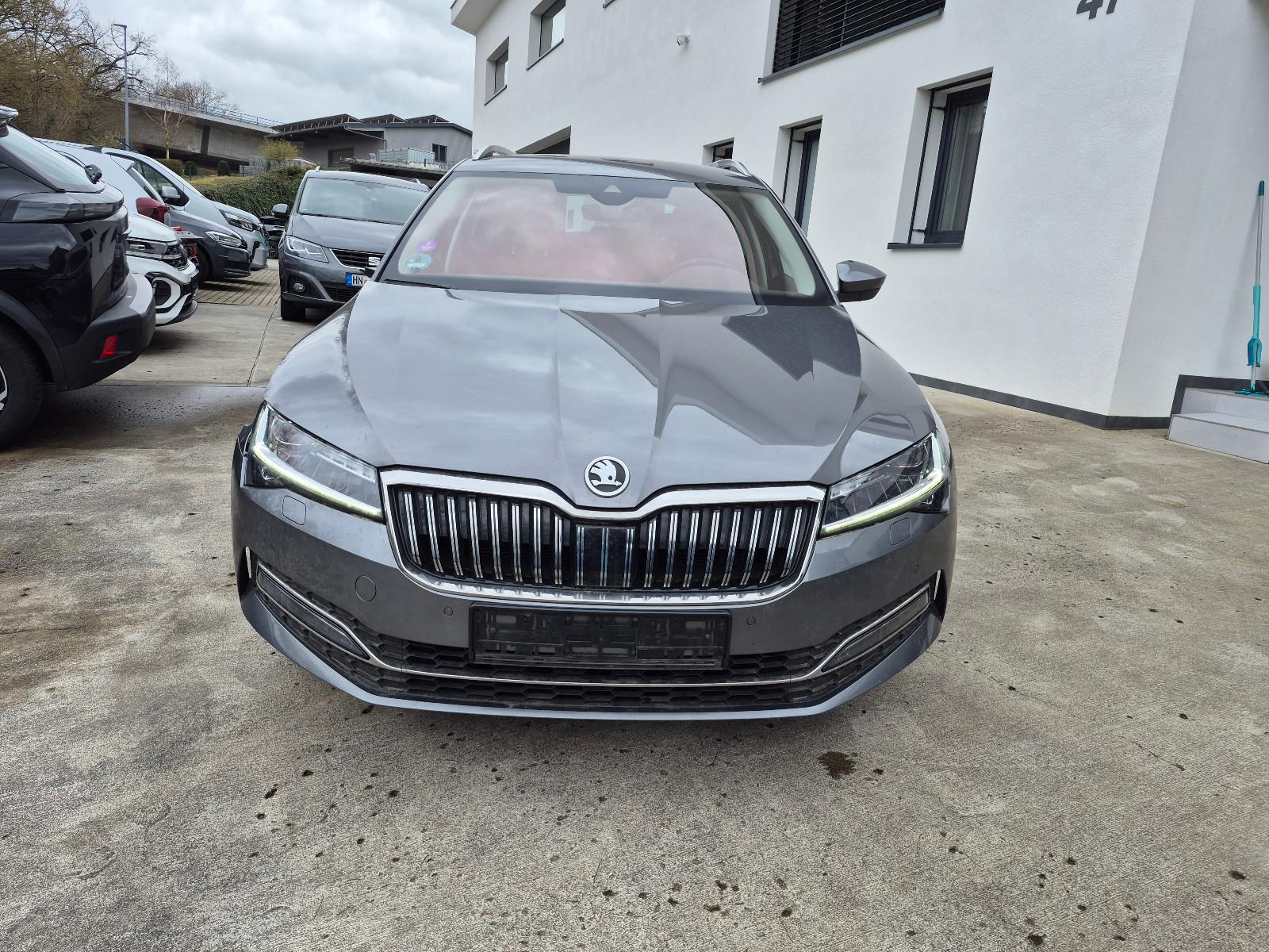 Skoda Superb Combi Style 150 PS Automatik+NAVI+LED