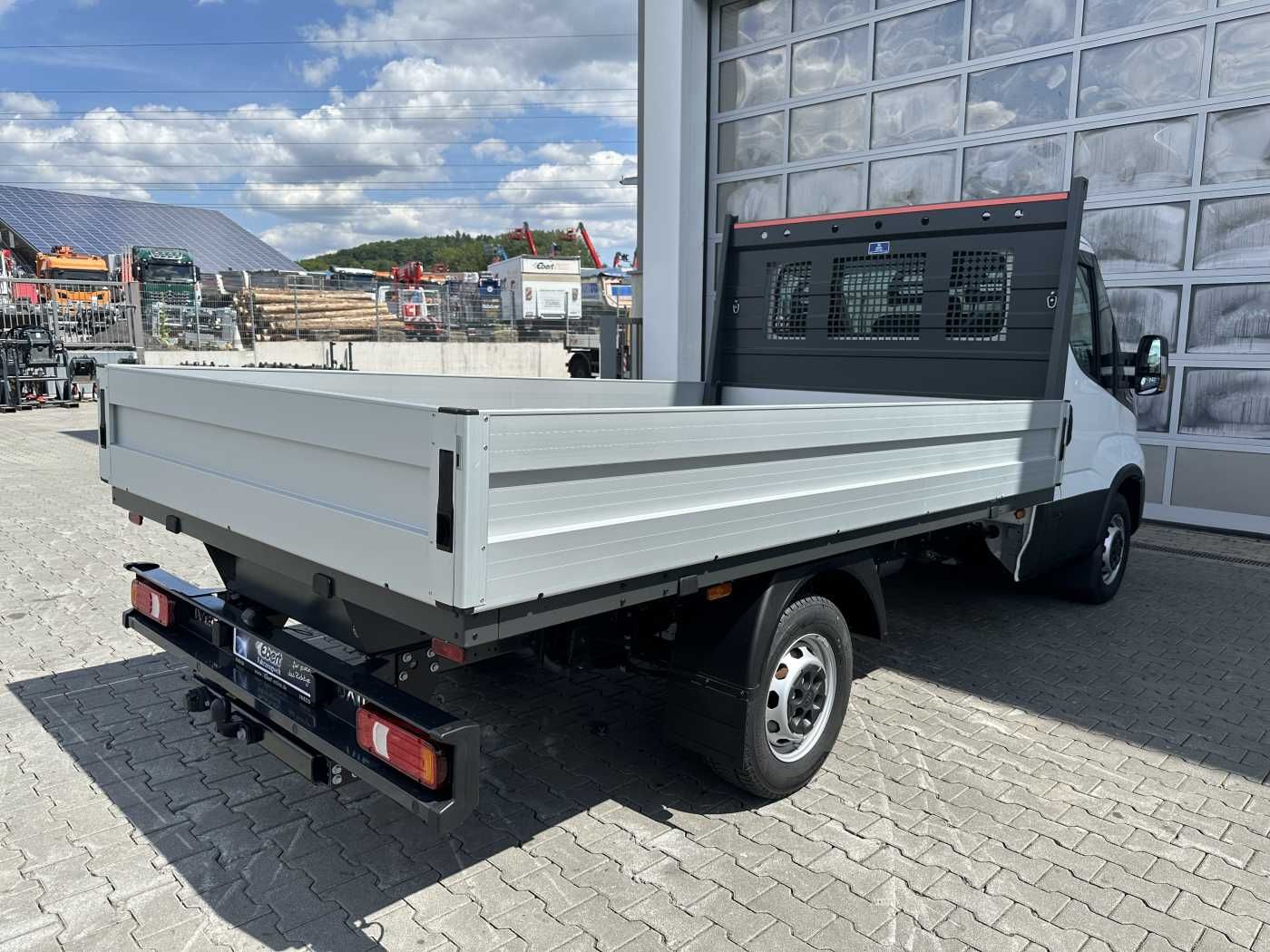 Fahrzeugabbildung Iveco Daily 35S16 A8 Pritsche *R3.450mm*AHK*Automatik*
