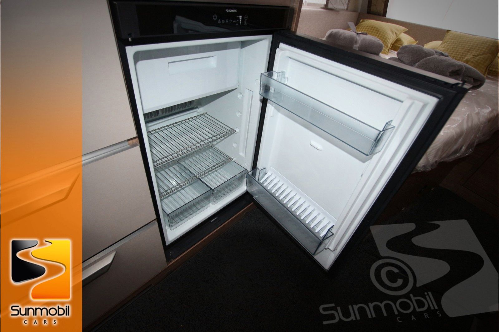 Fahrzeugabbildung Knaus Sport 450 FU 1.700kg Dachklima Gas-Paket