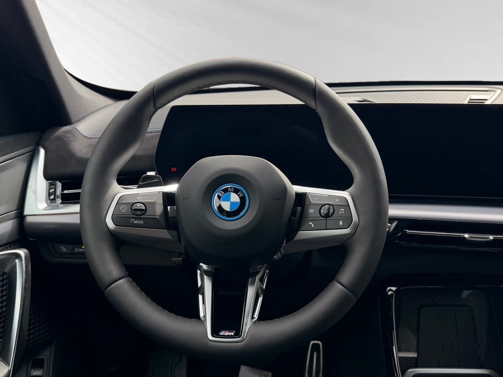 BMW iX1 - Bild 12