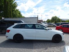 Fahrzeugabbildung Skoda Superb Combi Active