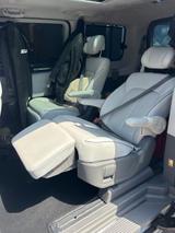 Hyundai STARIA 2.2 CRDi Signature-4WD-Bose-Pano-Voll - Hyundai mit Diesel-Antrieb: Automatik