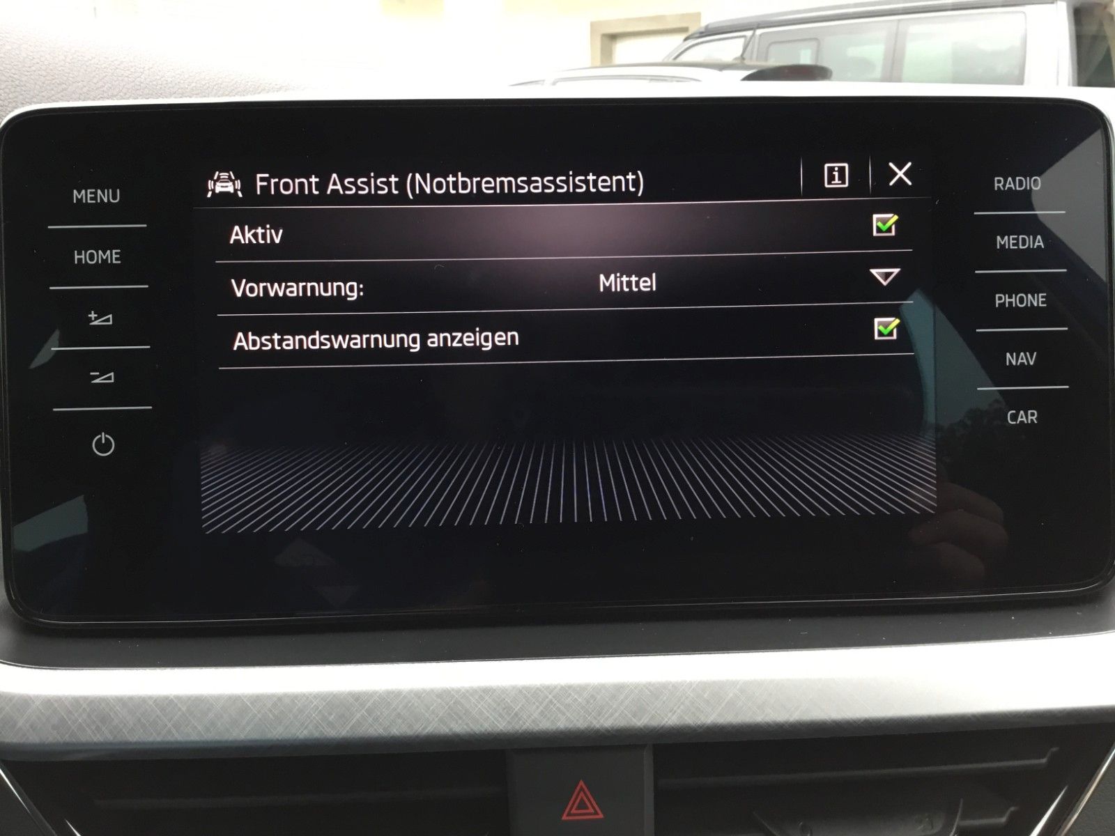 Fahrzeugabbildung SKODA Kamiq 1.5l TSI DSG TOUR+LED+17"+Navi