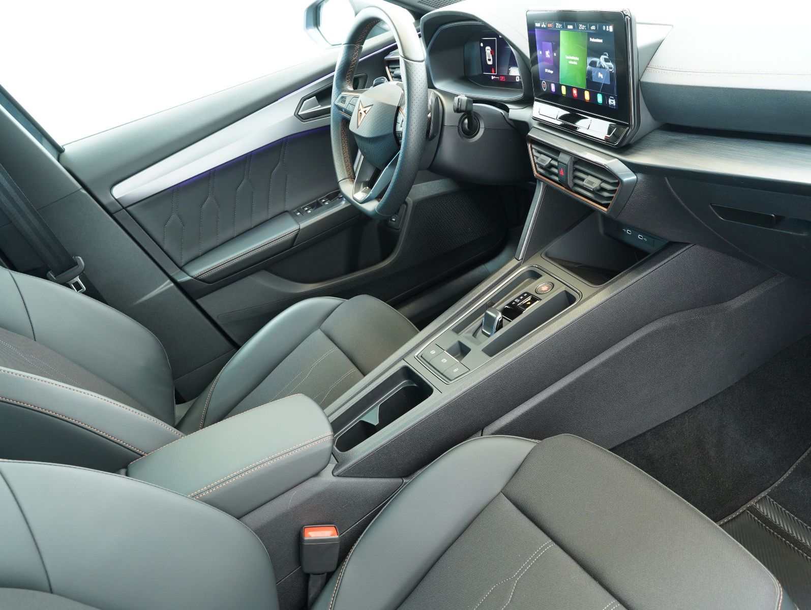 Fahrzeugabbildung CUPRA Formentor 1.5 TSI DSG LED/CARPLAY/KAMERA/PANO