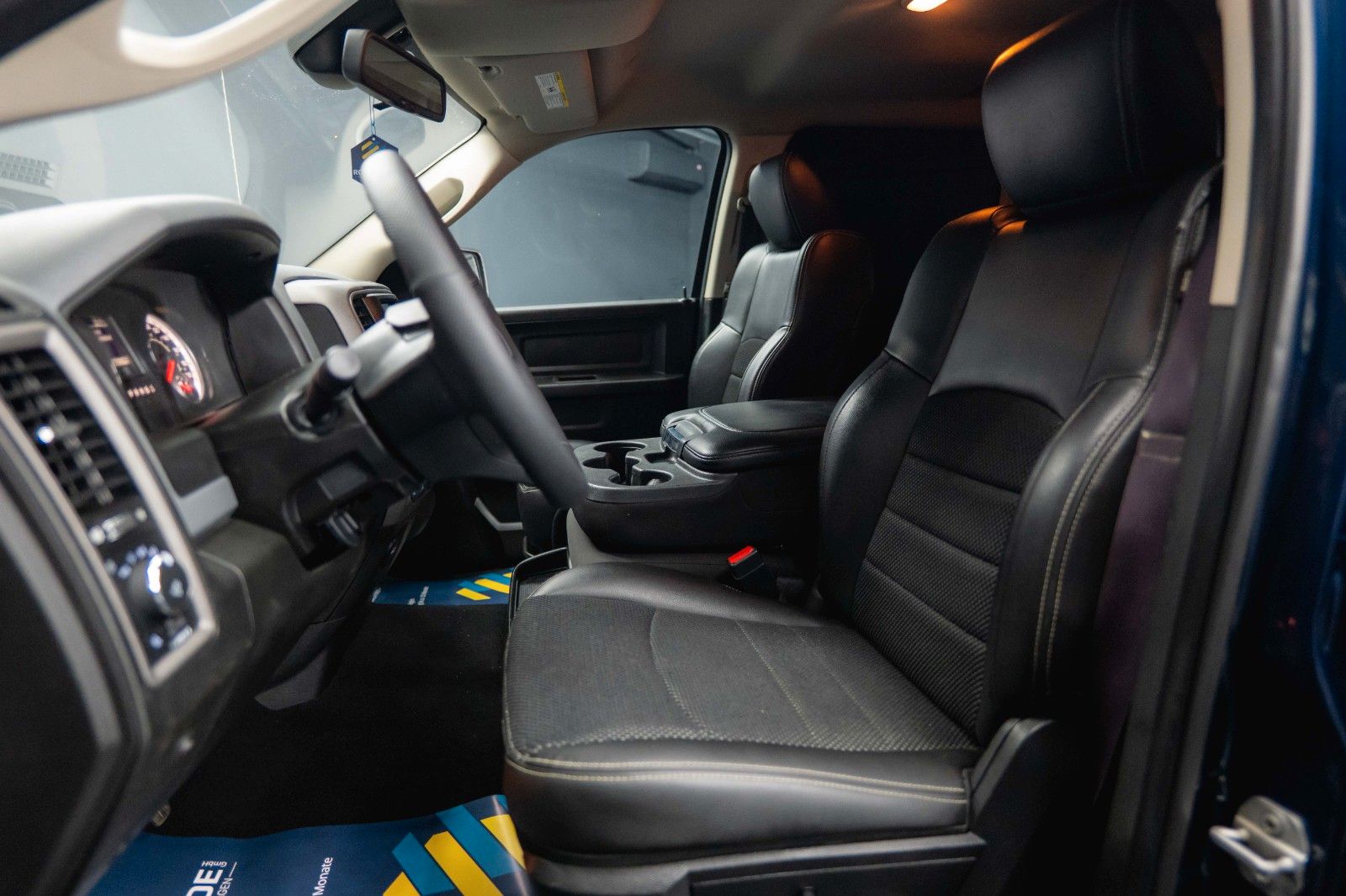 Fahrzeugabbildung Dodge RAM 5.7 V8 HEMI 4x4 OFFROAD Night-Paket *LED*AHK