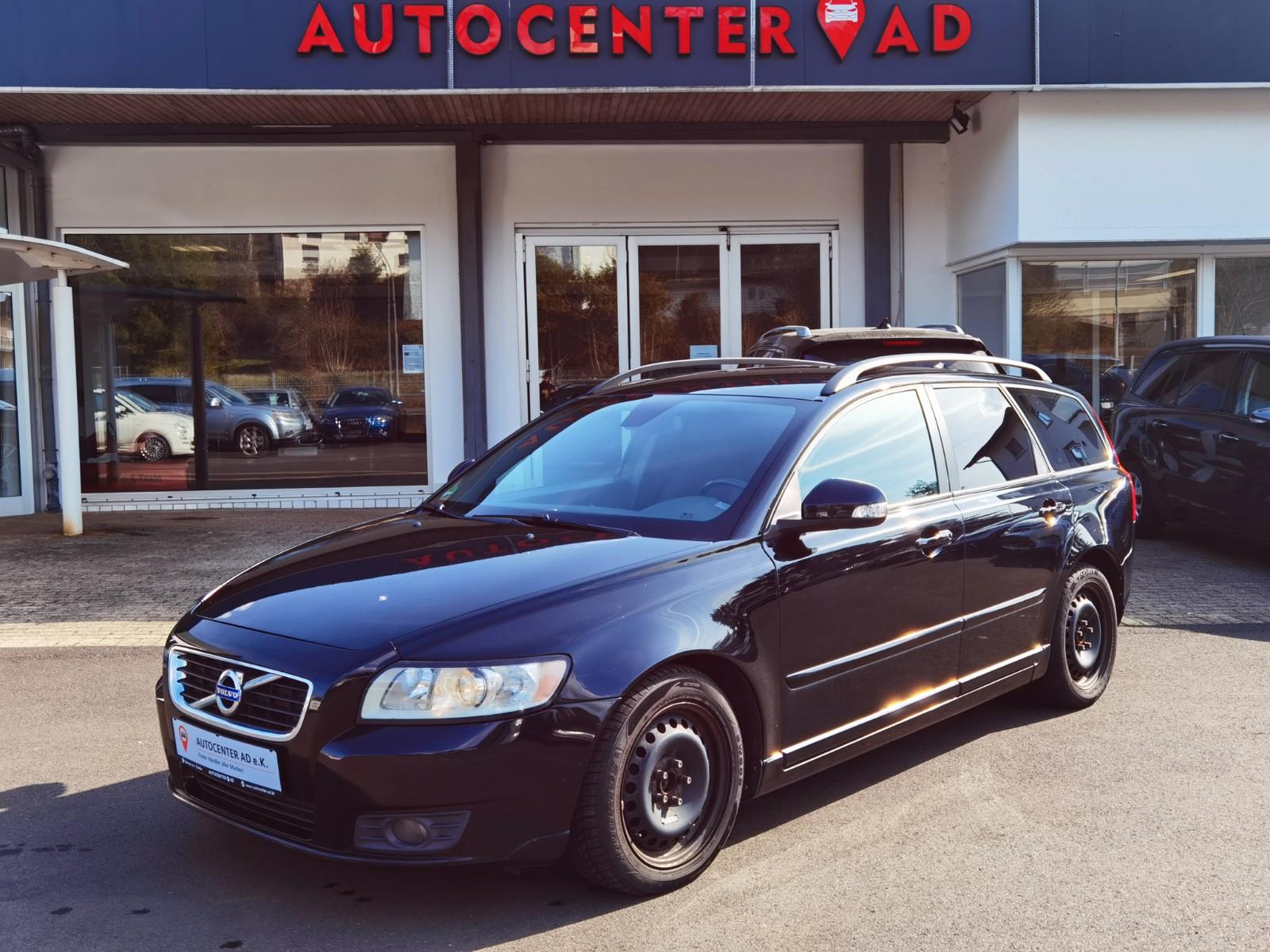 Volvo V50 2010 — rear view