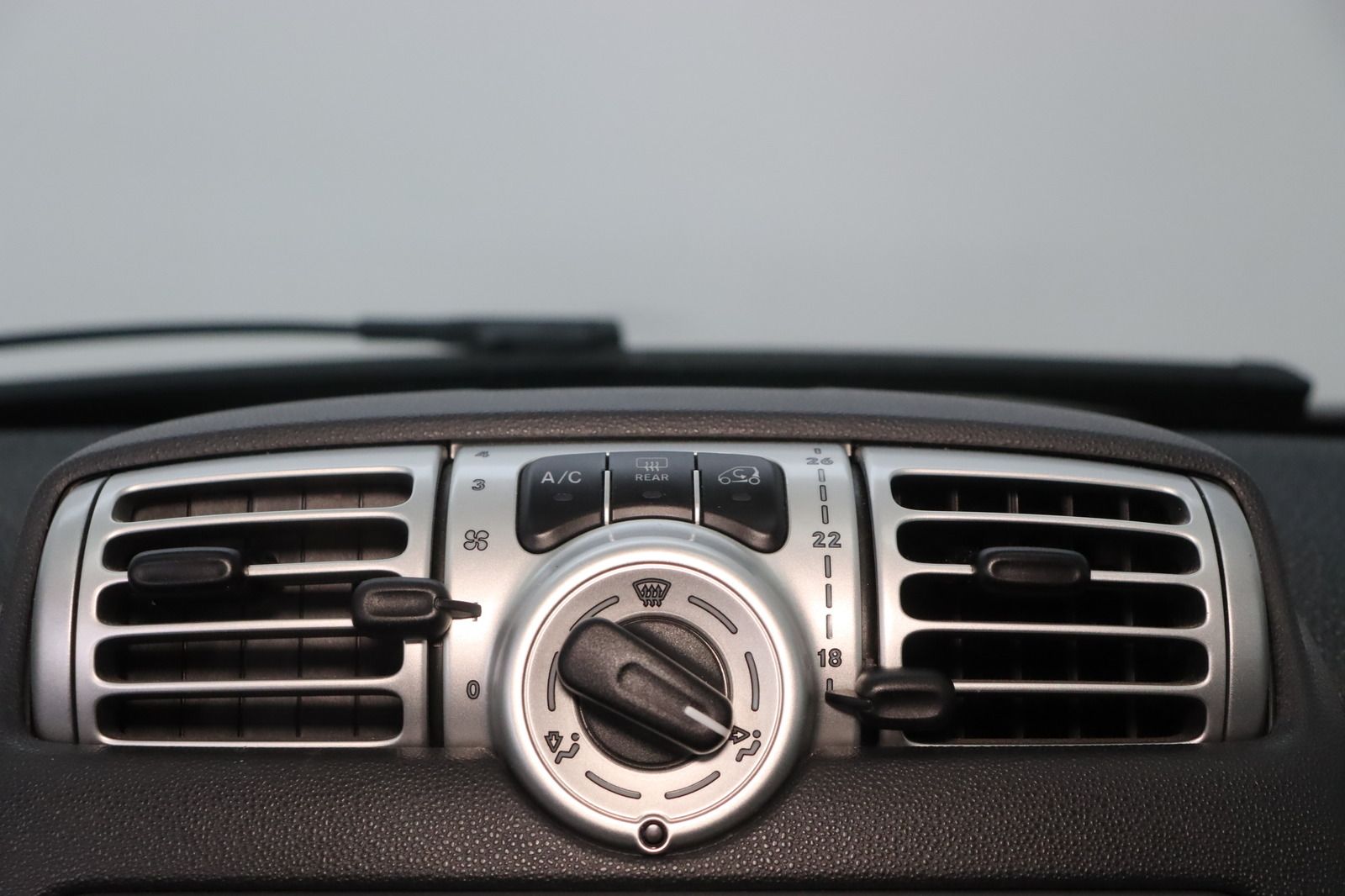Fahrzeugabbildung Smart fortwo coupe 1.0 mhd passion